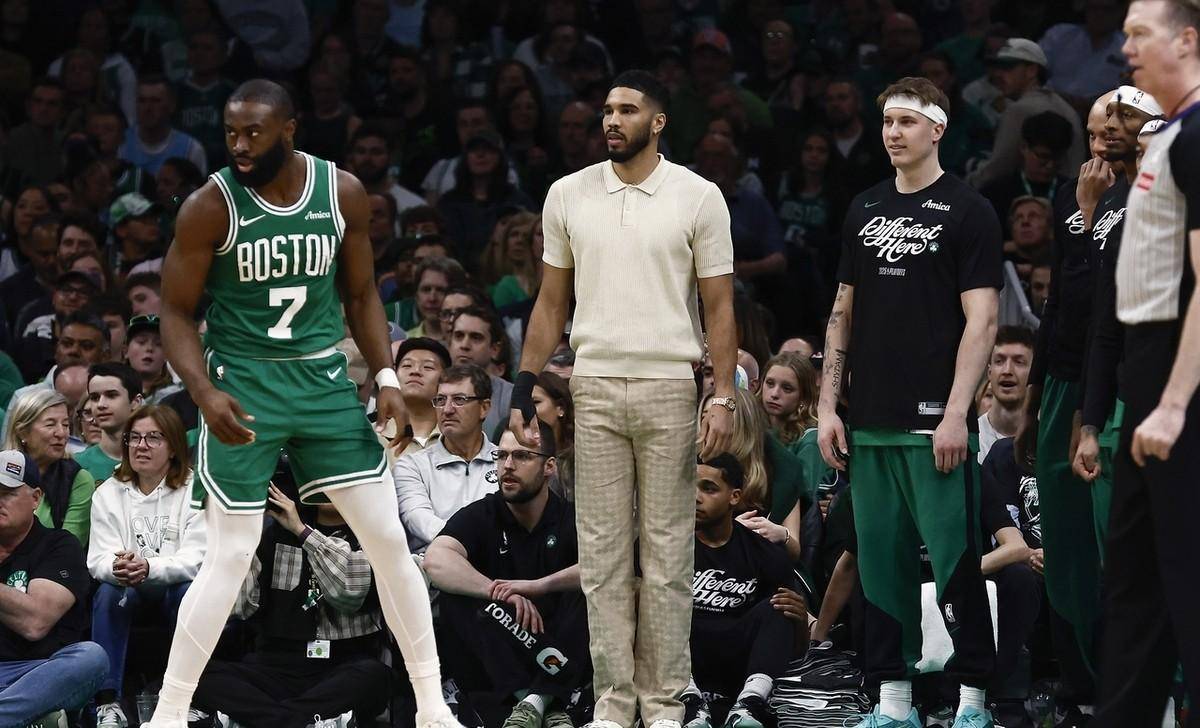 开云-塔图姆在雄鹿比赛中出色防守，表现优异引发热议！的简单介绍-开云