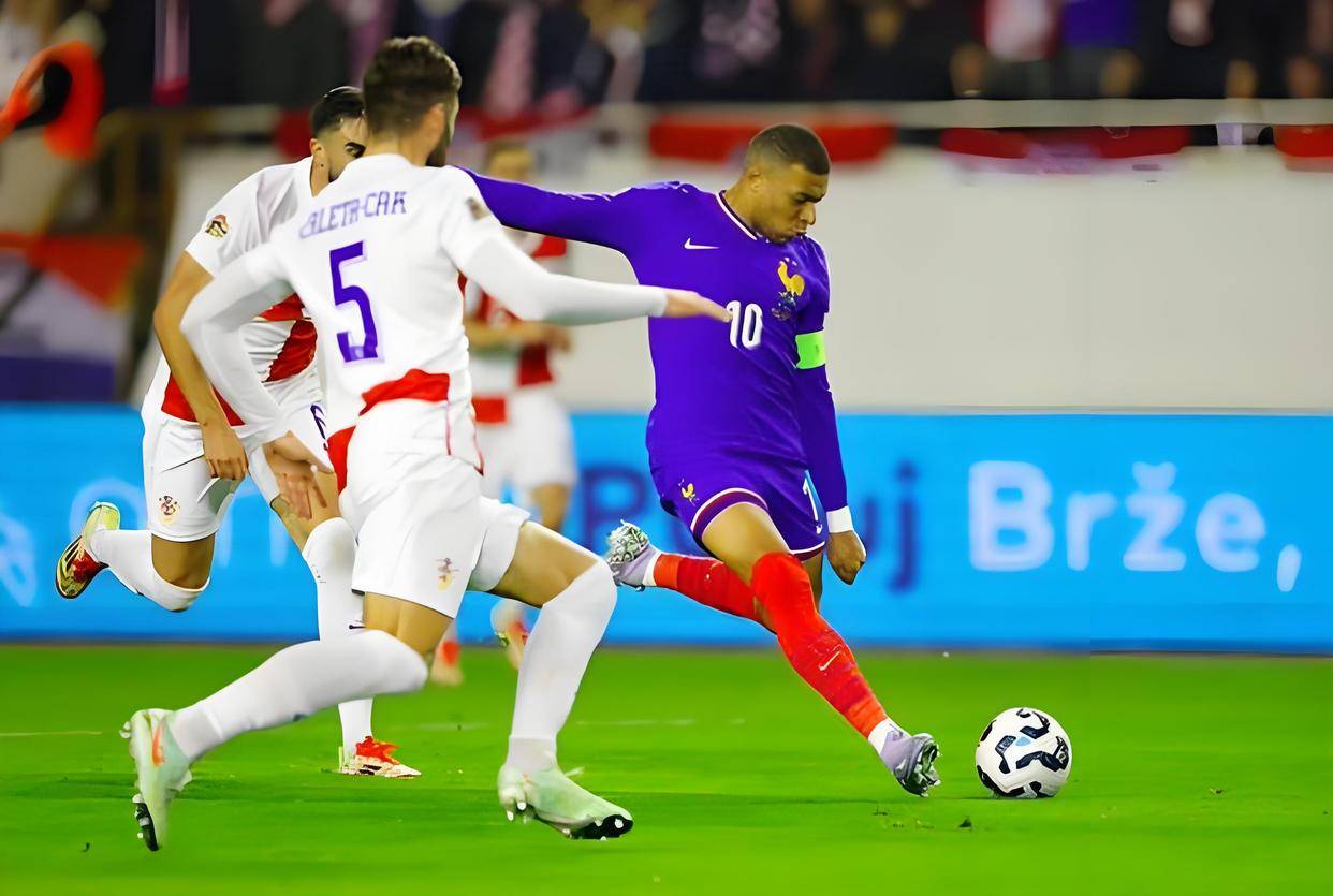 开云官网-比赛规则变更引爆全场！，姆巴佩意外战胜德国队观众掌声雷动-开云官网