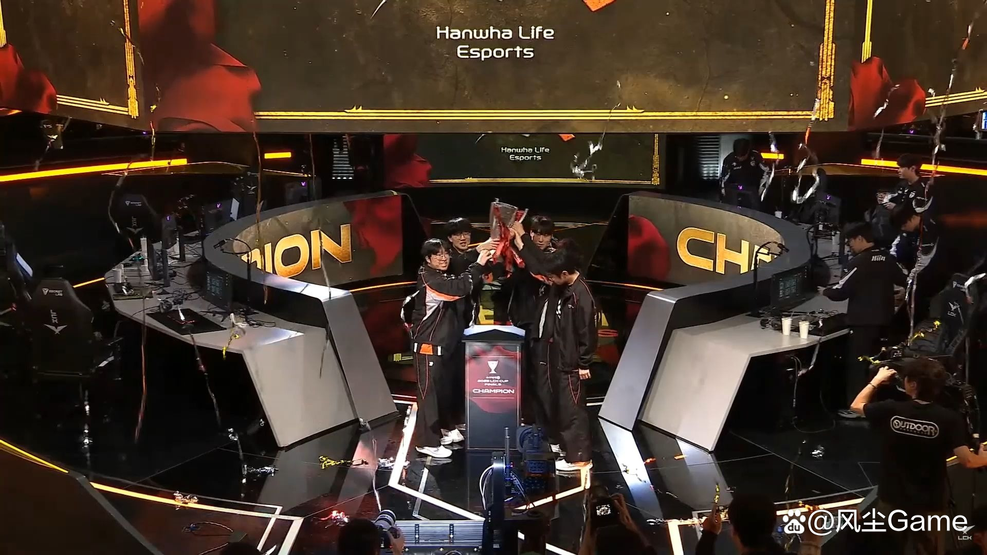 开云娱乐-Uzi重要时刻表现优异，TES带队取胜！-开云娱乐