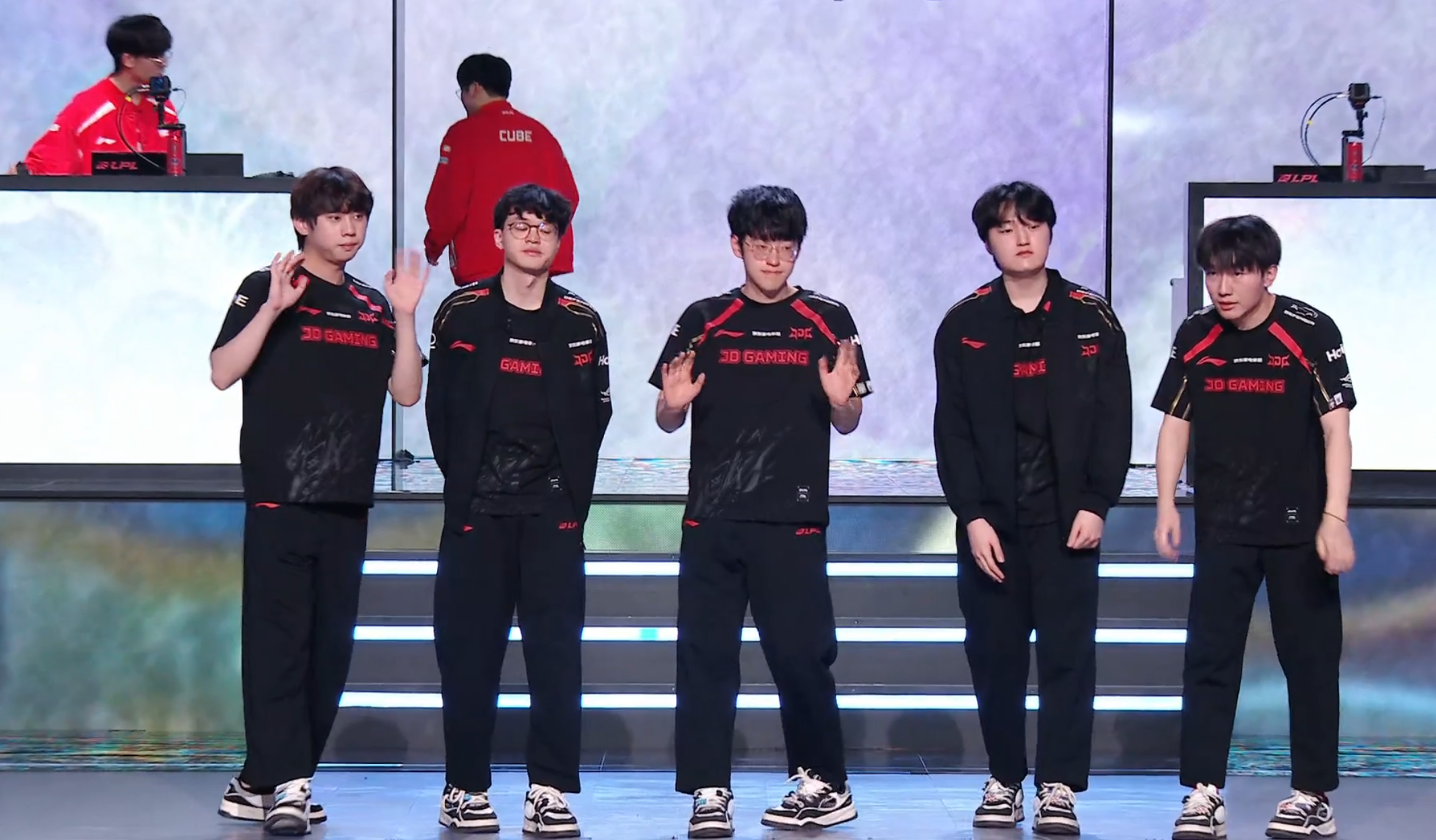 比赛规则变更引爆全场！，Scout意外战胜DWG热度持续攀升