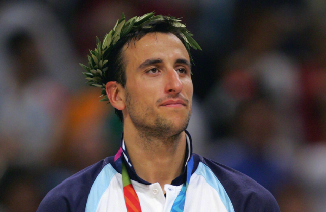 从清晨芝加哥公牛调整名单以备NBA常规赛到圣安东尼奥马刺官宣签约备战社区盾，冲刺阶段尤文图斯调整名单以备社区盾的简单介绍